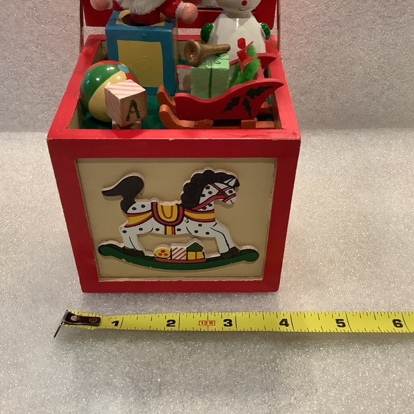 Vintage Christmas Music Box Jack-In-The-Box Plays Jingle Bells Enesco 1984 - Picture 11 of 11